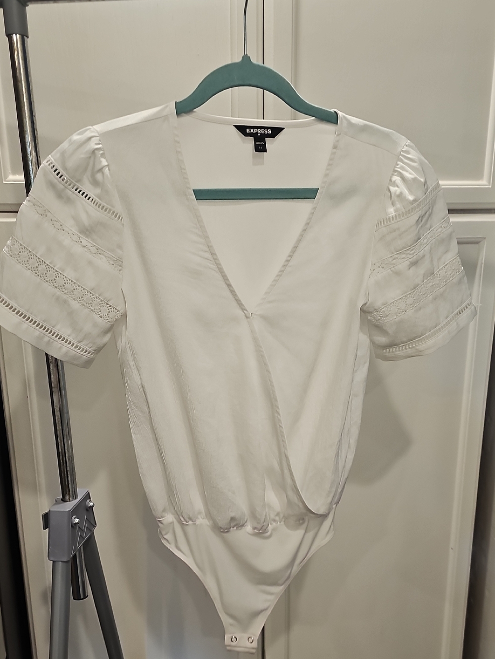 Express White V-Neck Lace-Trim Puff Sleeve Bodysuit